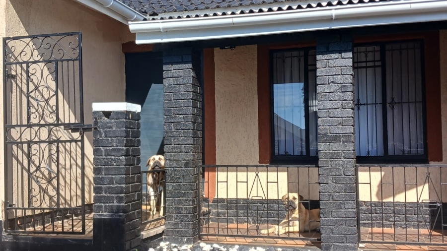 3 Bedroom Property for Sale in Bisho Gardens Eastern Cape